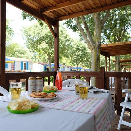 Happy Camp Mobile Homes In Camping Village Rosapineta Rosolina Mare Bagian luar foto