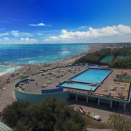 Happy Camp Mobile Homes In Camping Village Rosapineta Rosolina Mare Bagian luar foto