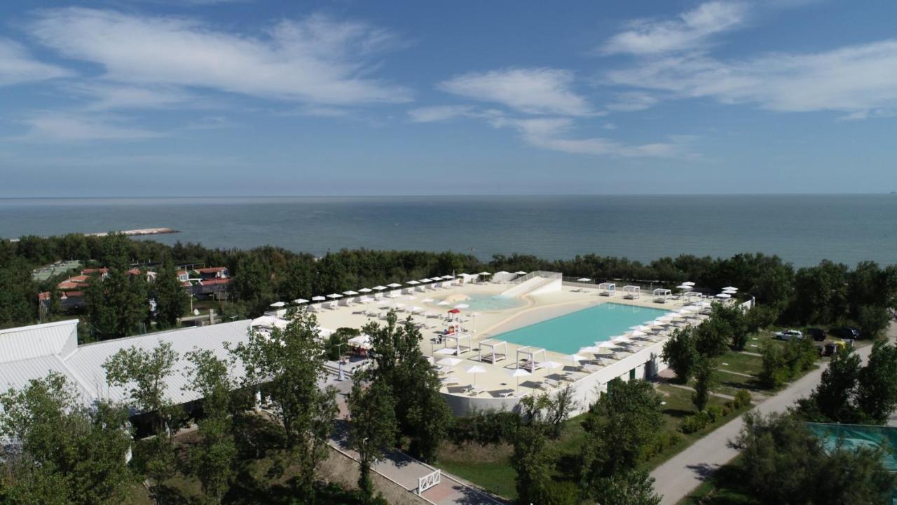 Happy Camp Mobile Homes In Camping Village Rosapineta Rosolina Mare Bagian luar foto
