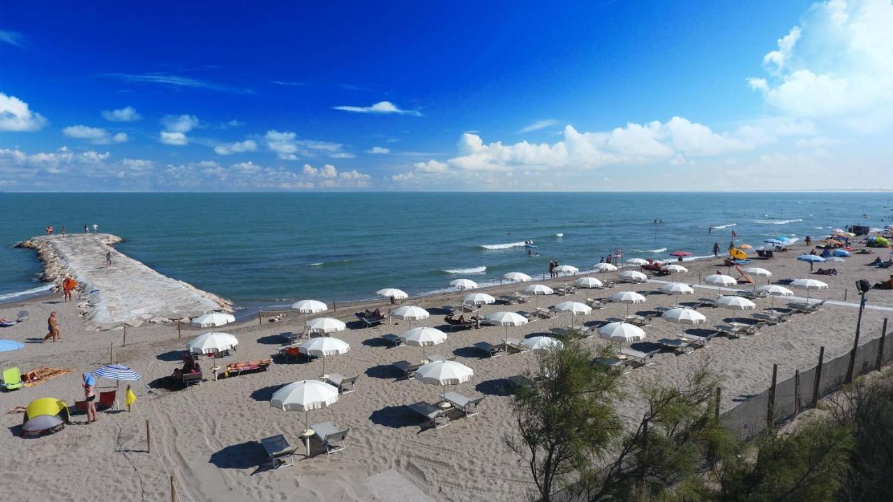 Happy Camp Mobile Homes In Camping Village Rosapineta Rosolina Mare Bagian luar foto