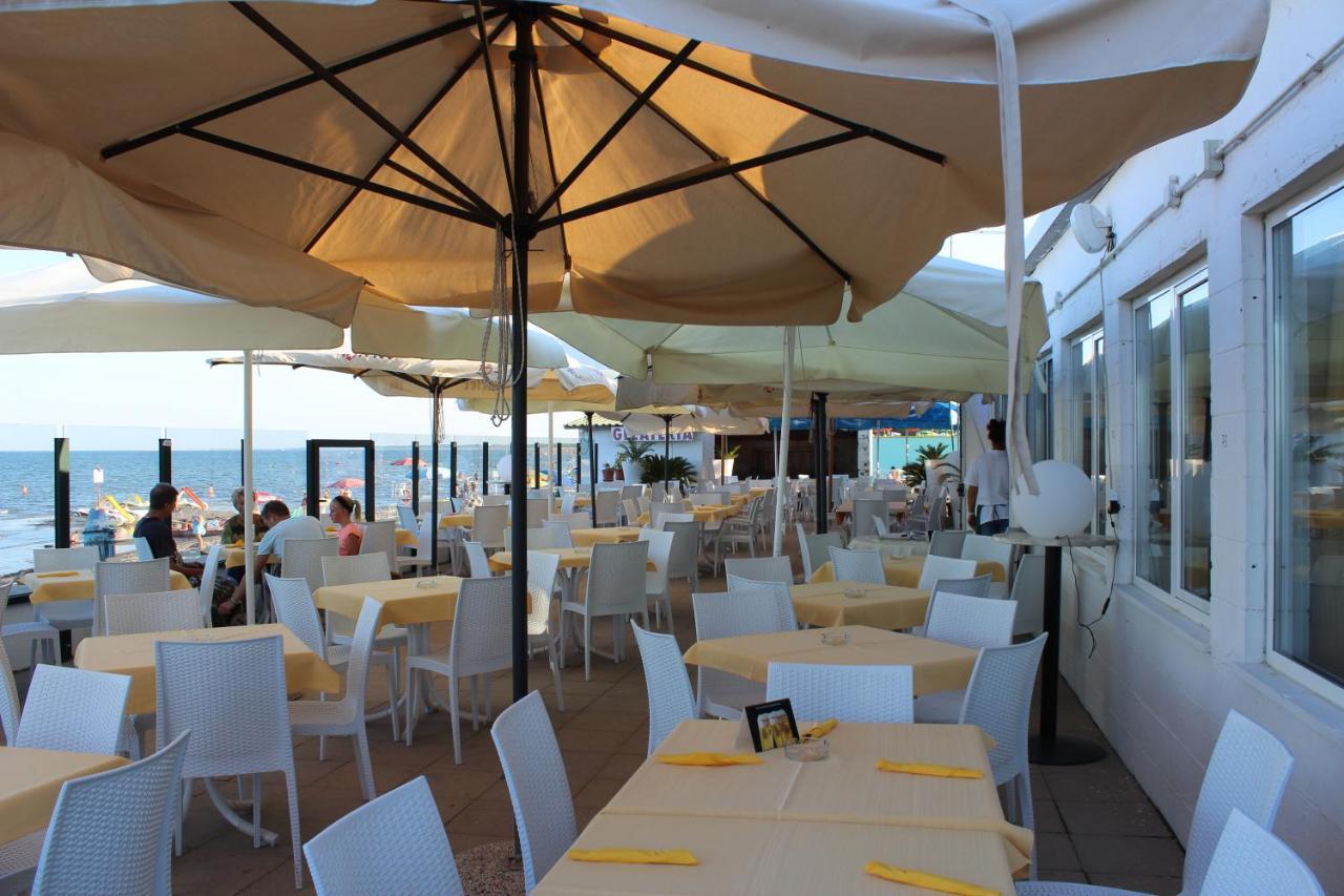 Happy Camp Mobile Homes In Camping Village Rosapineta Rosolina Mare Bagian luar foto